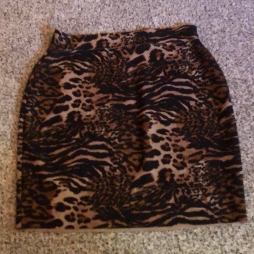 Animal print stretchy skirt